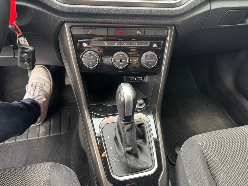 Volkswagen T-roc 1.5 tsi style business automaat , afneembare trekhaak , ap