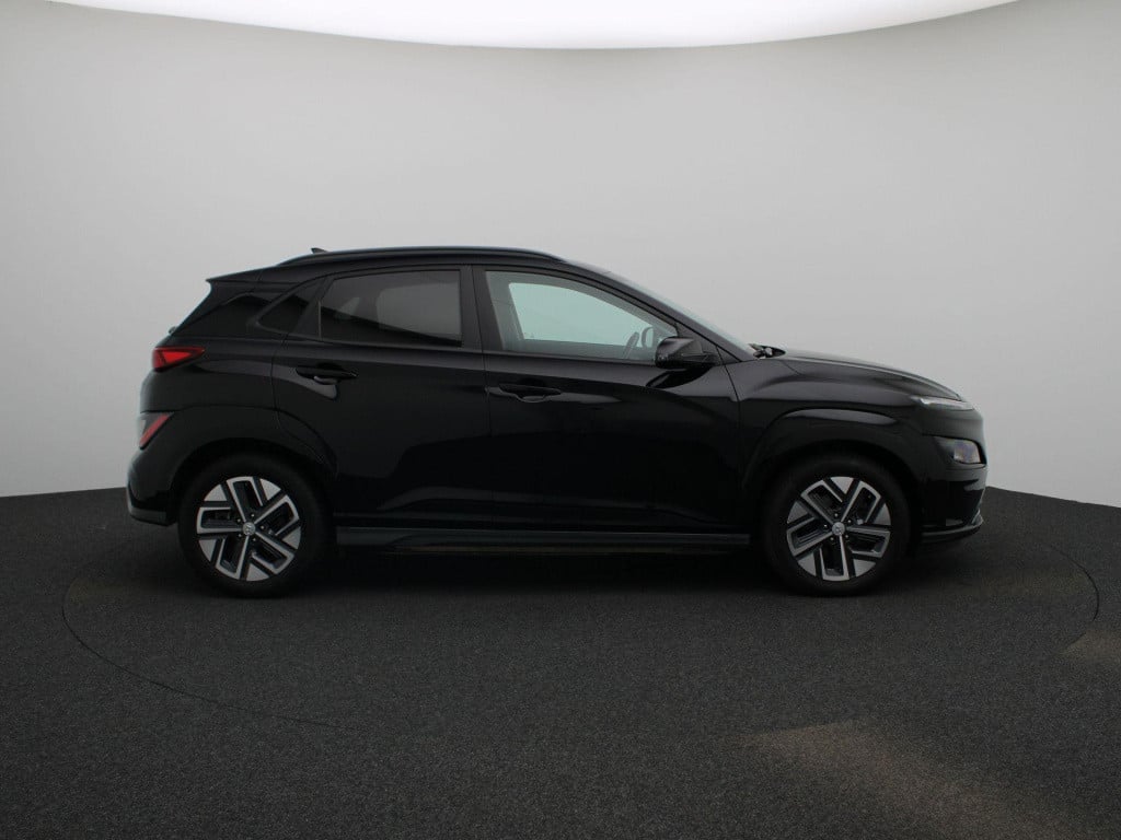 Hyundai Kona ev fashion 39 kwh | navi | camera | lmv | pdc | climate