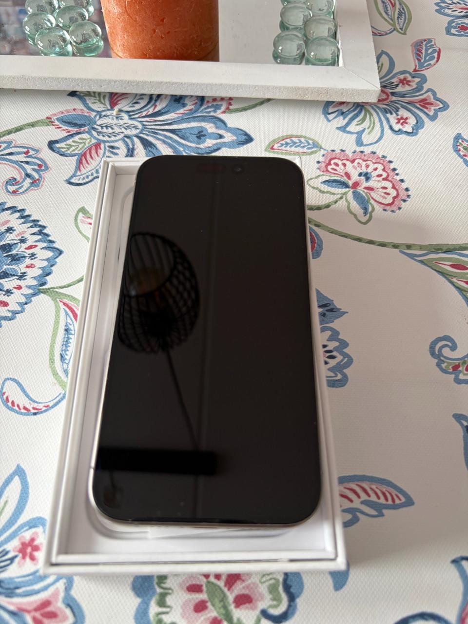 Iphone 15 pro z.g.a.n.