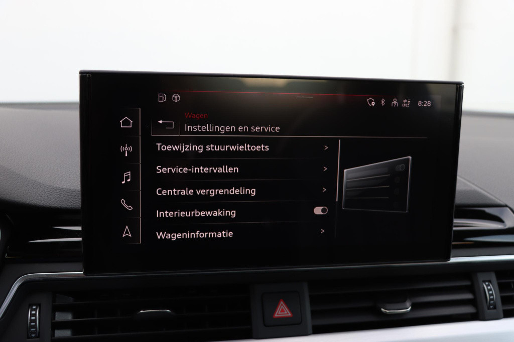Audi A4 limousine 35 tfsi launch edition sport