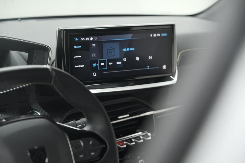 Peugeot 208 puretech 100 gt dark edition | camera | navigatie | apple carpl