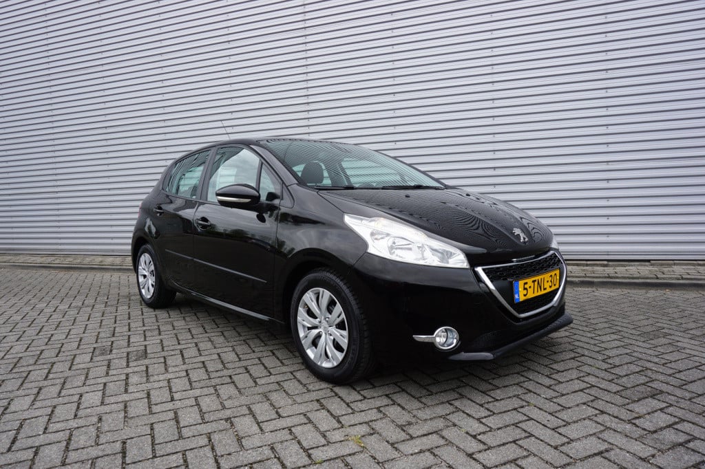 Peugeot 208 1.2 e-vti envy automaat - airco / cruise / navi / parkeers. / n