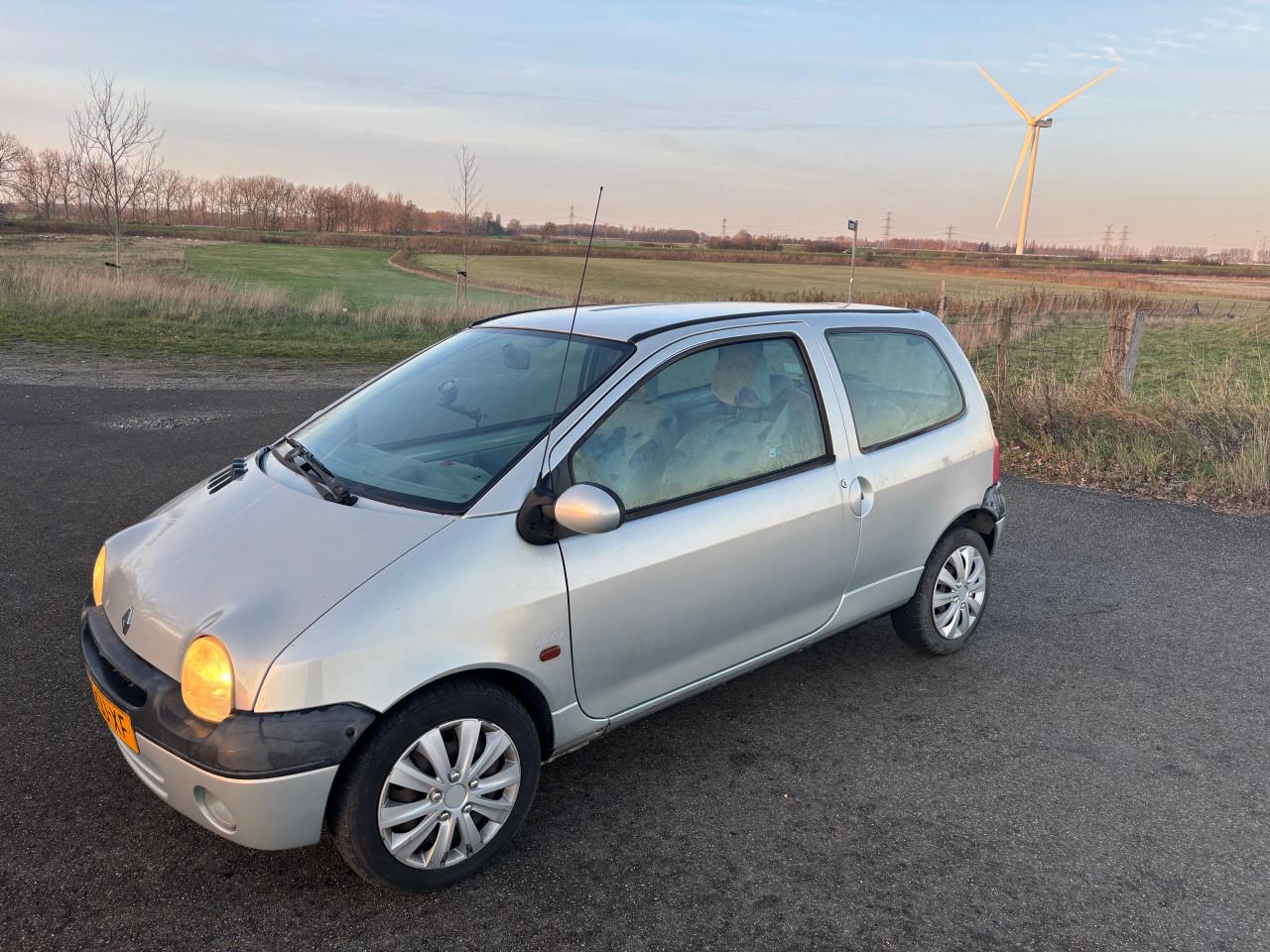 Renault Twingo 2002 met 14 maanden APK