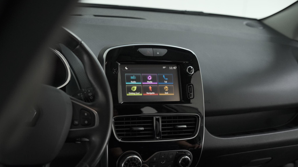 Renault Clio estate tce 90 intens | trekhaak | navigatie | parkeersensoren 