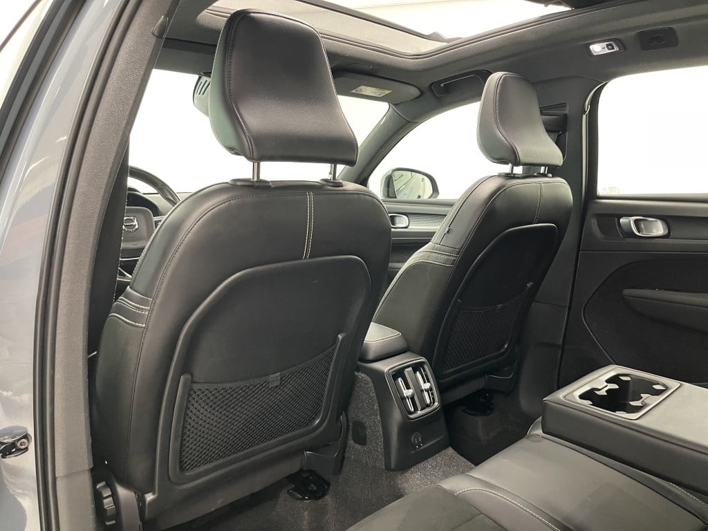 Volvo XC40 1.5 t5 recharge r-design | thunder grey | pano | trekhaak | 262p
