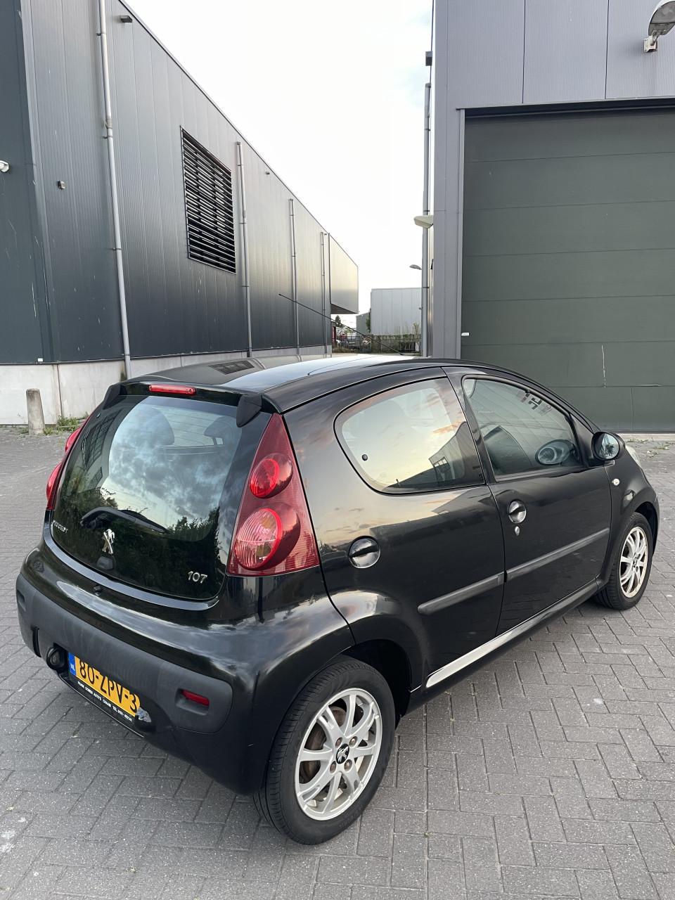 Peugeot 107 1.0 12V 5DR 2013 Zwart | NAP | NIEUWE APK!