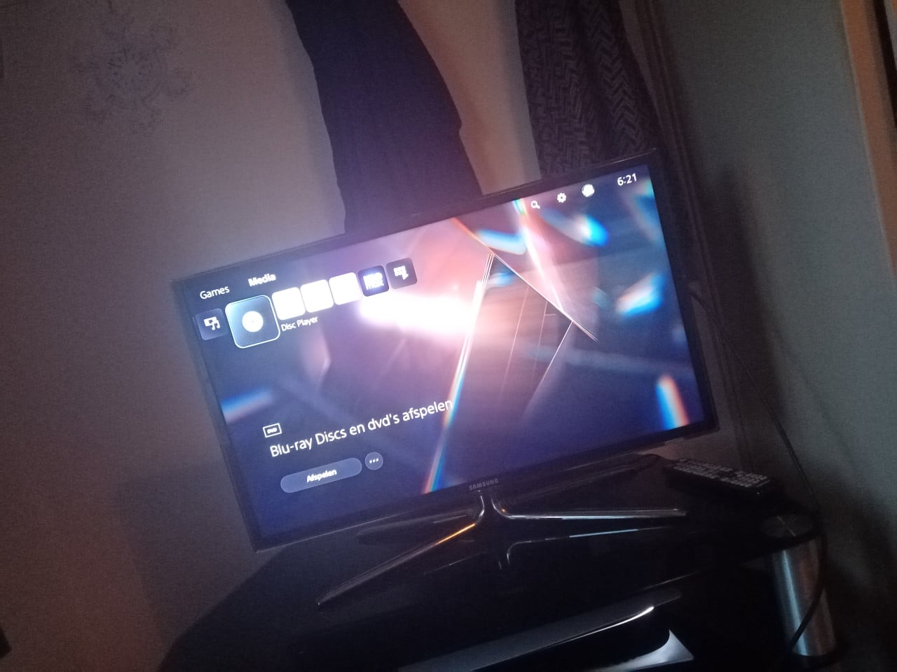 Samsung smart TV (81cm)