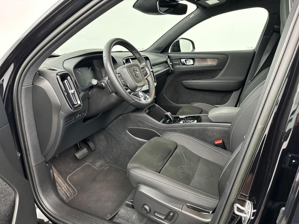 Volvo XC40 t5 262pk recharge ultimate dark| pano| adap.cruise| camera| trek
