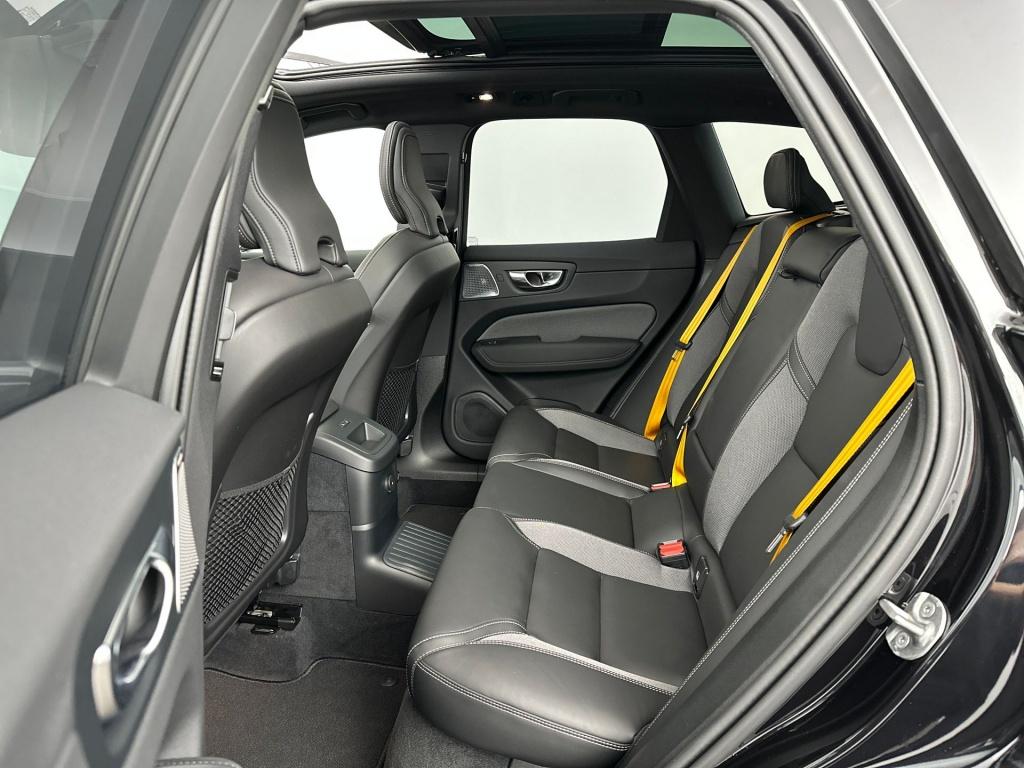 Volvo XC60 polestar engineered recharge plug-in hybrid awd