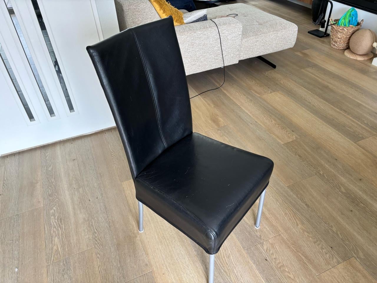 Tafel met stoelen