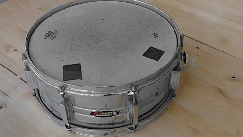 Snaredrum oa Pearl, 70's; met goed statief; gebruikt, in goede staat