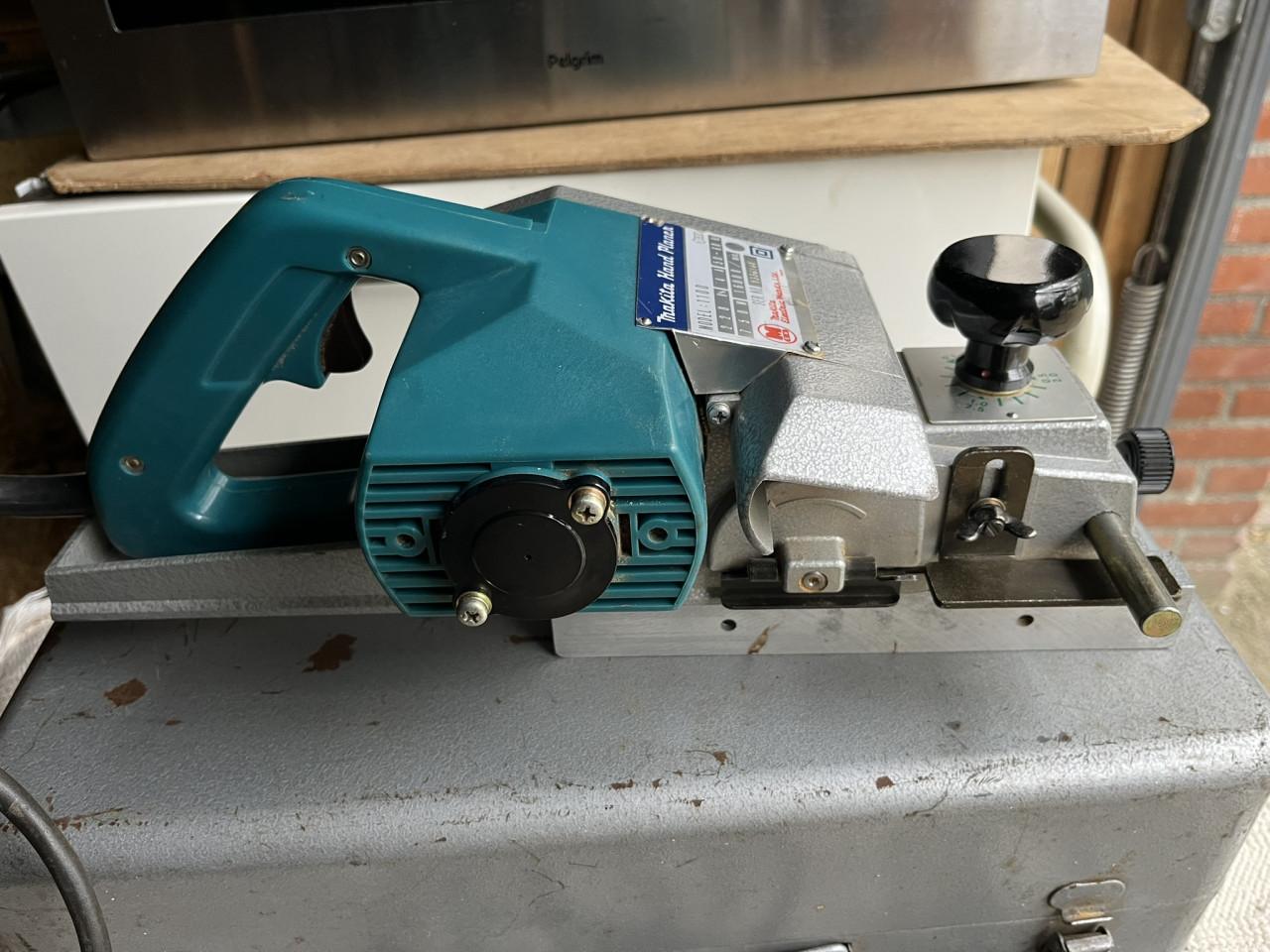 Schaafmachine Makita model 1100