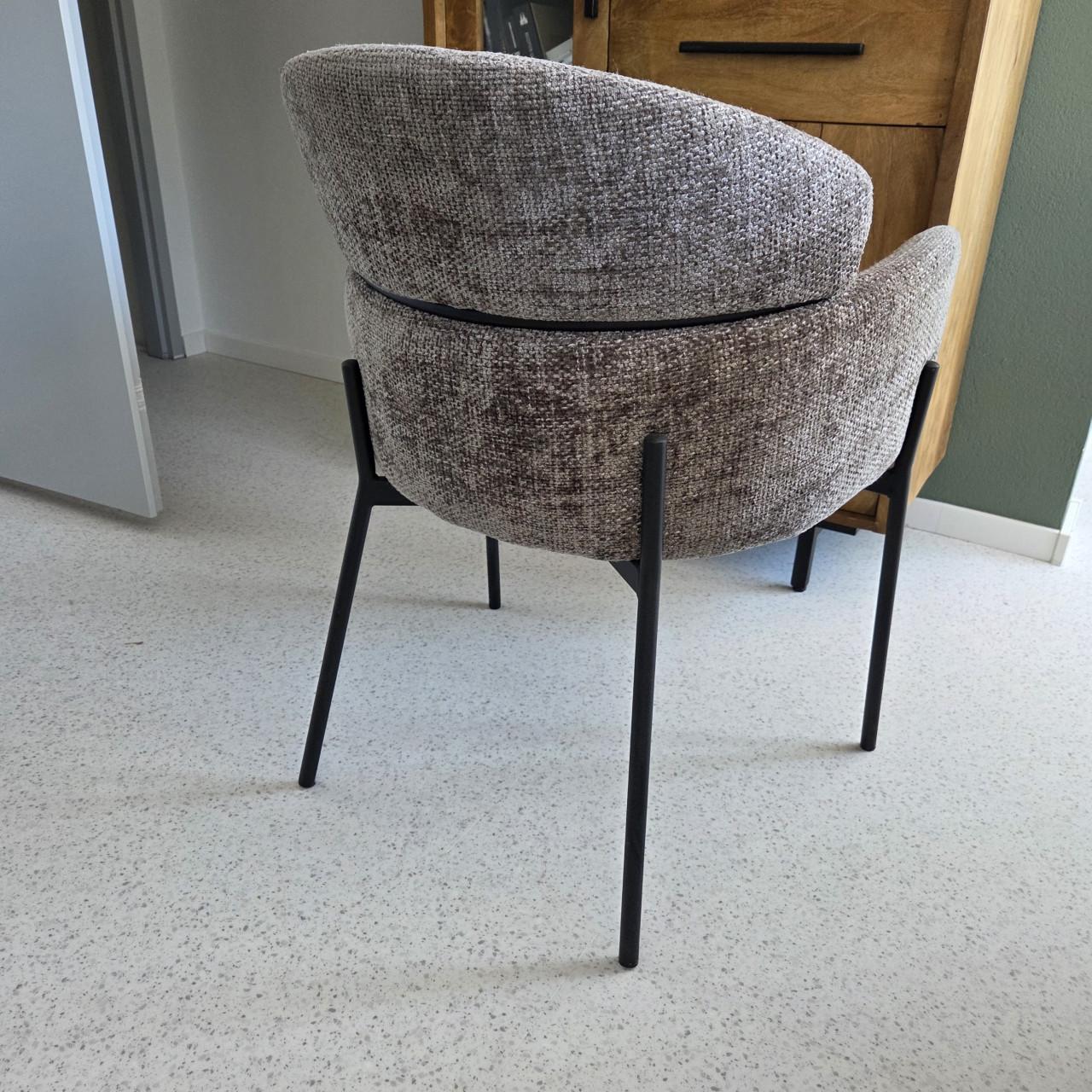 Tafel/eethoek met 4 stoelen. 140cm. zgan