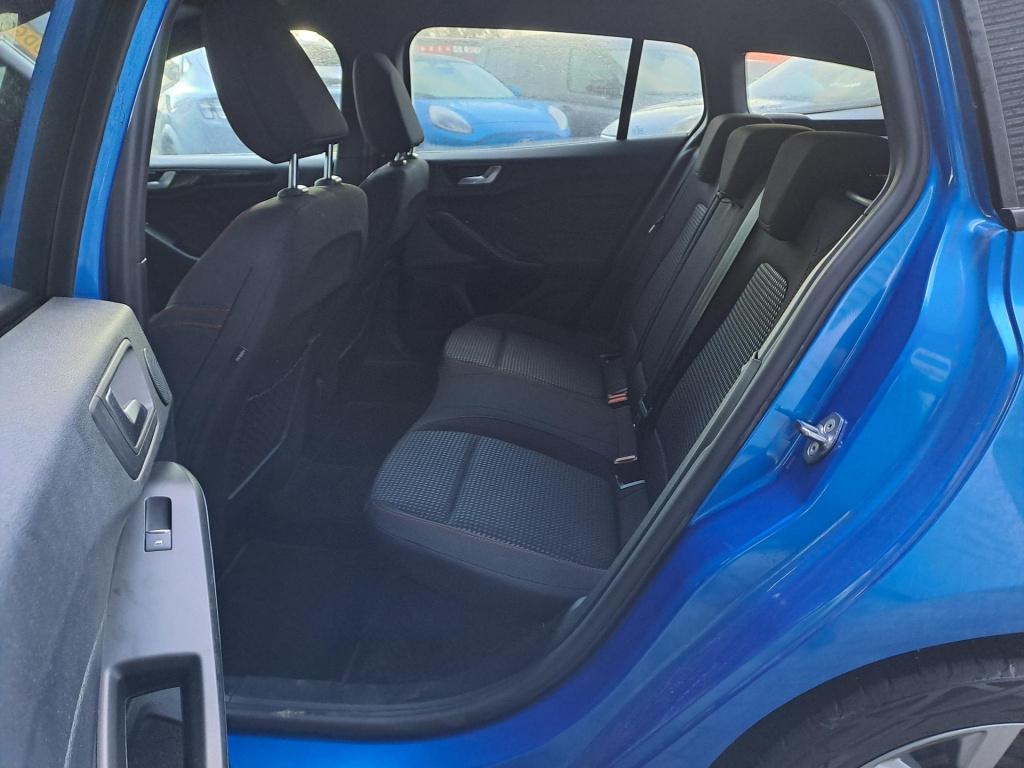 Ford Focus wagon 1.0 ecoboost hybrid st line x | apple carplay & android au