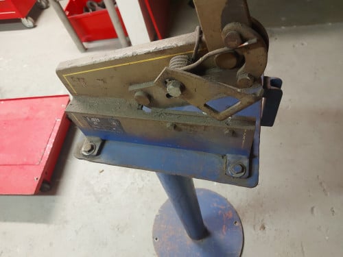 Plaatknipper met staander