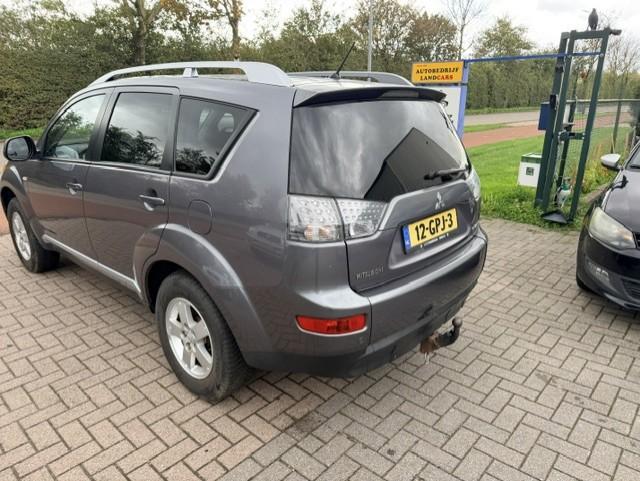 Mitsubishi Outlander 2.4 intro edition 2wd
