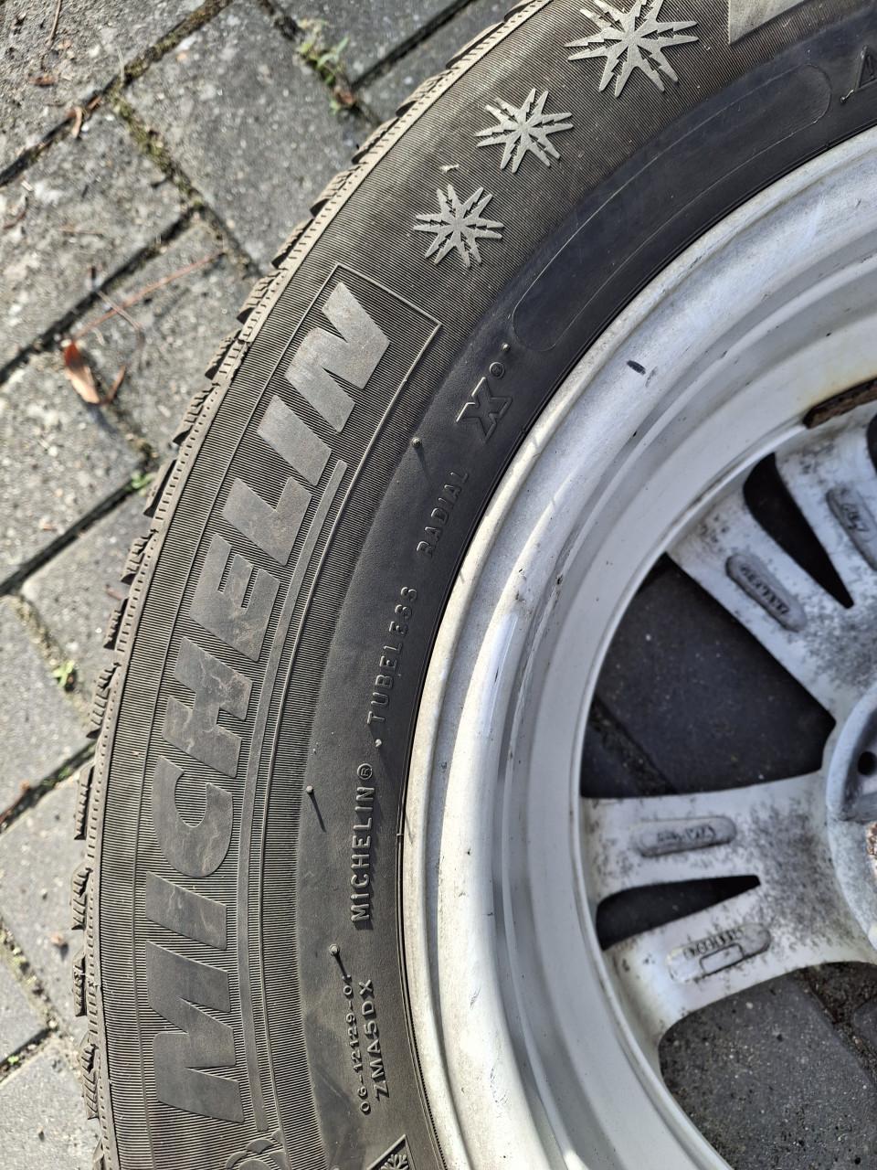 Winterbanden met velgen