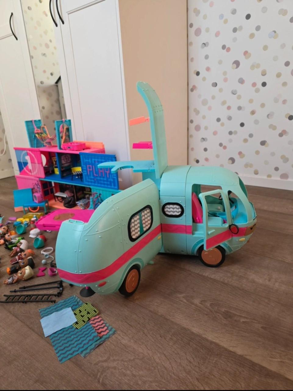 L.O.L. surprise Camper + Clubhuis