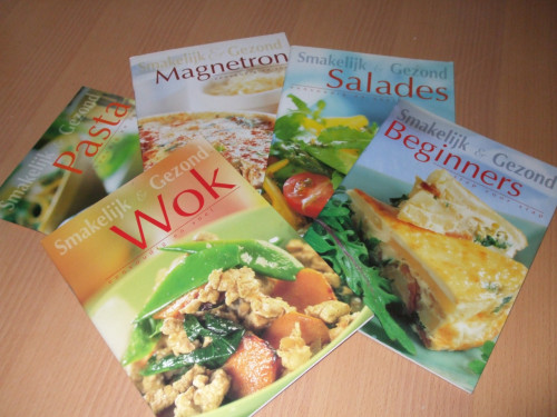 Te koop set van 5 nieuwe kookboekjes.