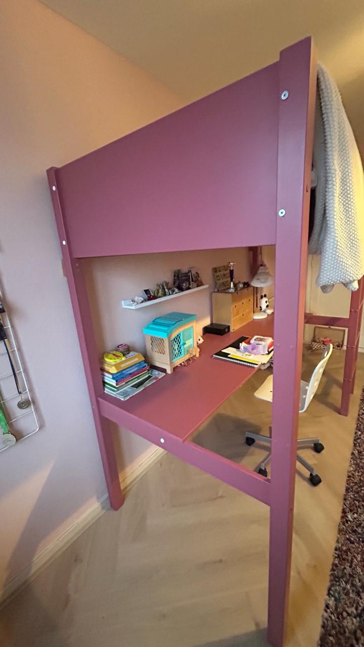 Een-persoons hoogslaper incl bureau (90x200cm)