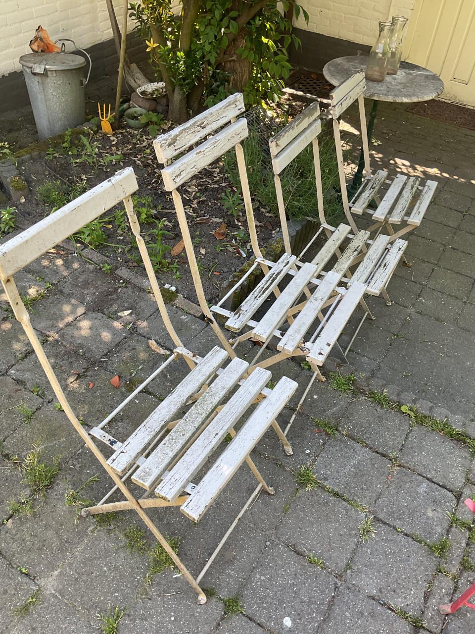 Brocante bistrostoelen uit Frankrijk