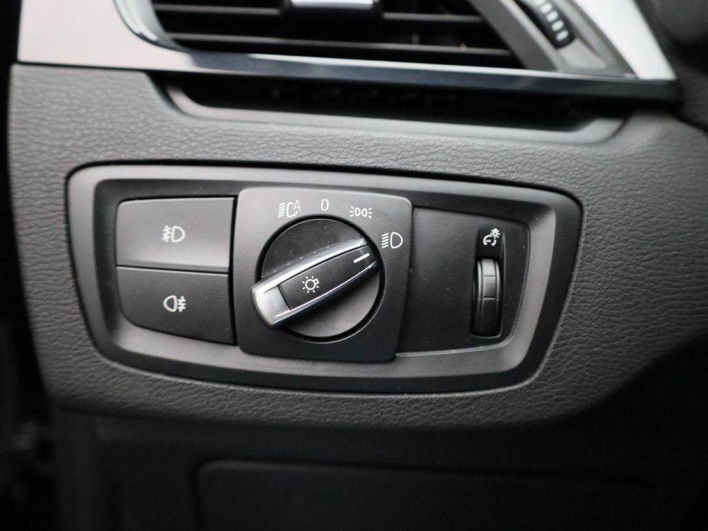 BMW X1 sdrive20i executive | automaat | apple carplay / android auto | pano