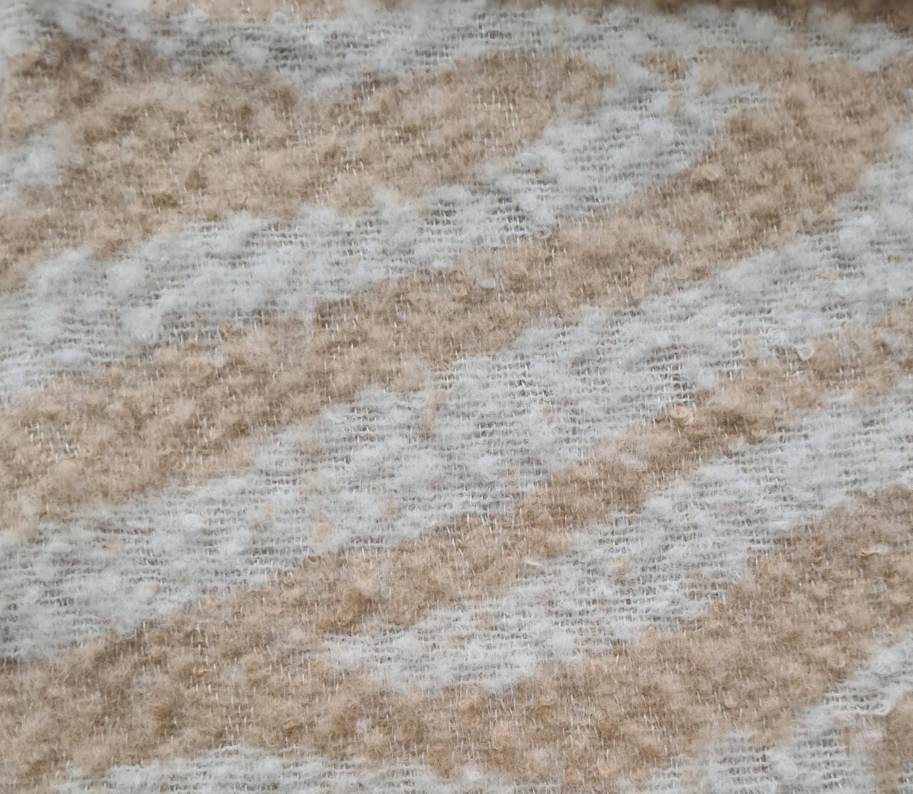 Nieuwe ecru / beige zachte wollige sjaal 160 X 48 cm