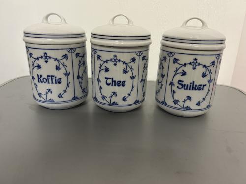 Blau-Saks Jäger servies. Heel veel.....