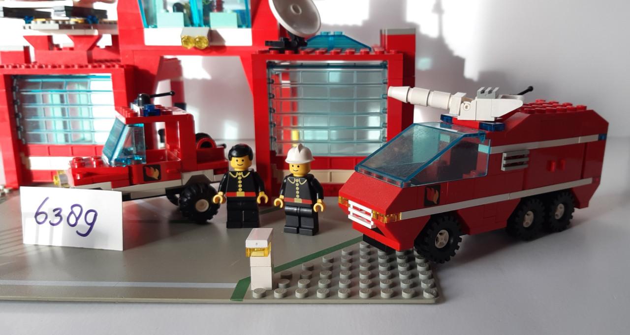 Lego Classic Town 6389: brandweerkazerne + heli, spuitwagen, brandweerauto