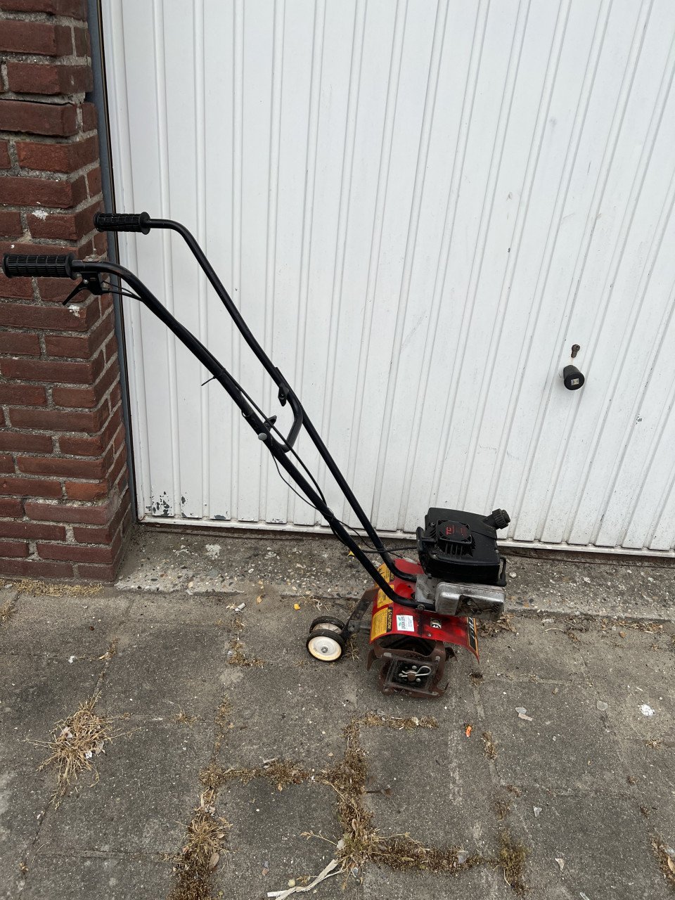 Murray Tuinfrees op benzine motor als nieuw. Winkelprijs €600,-