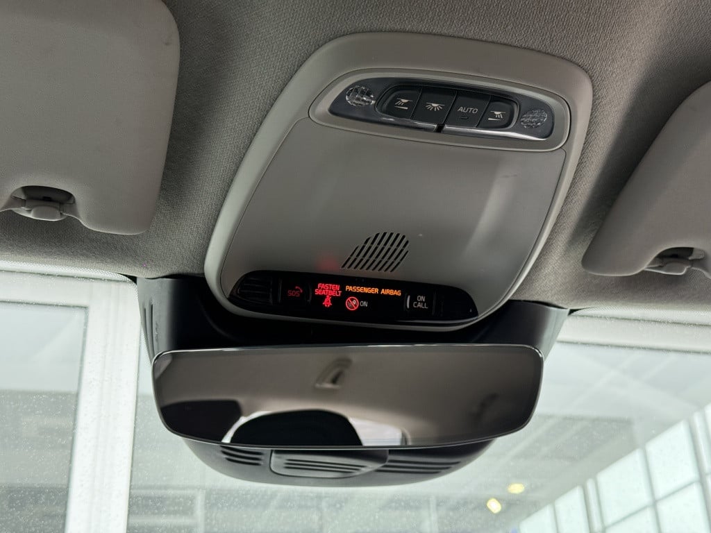 Volvo XC40 t5 262pk recharge business pro| navi| keyless| led| getint glas|