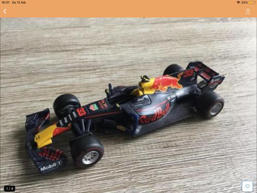 Te koop: Burago Red Bull Racing Tag Heuer RB13 - Modelauto1/32