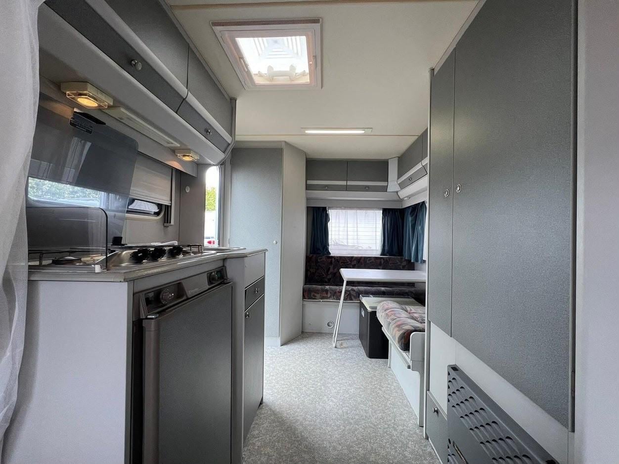 Caravan 4 persoons inclusief inboedel