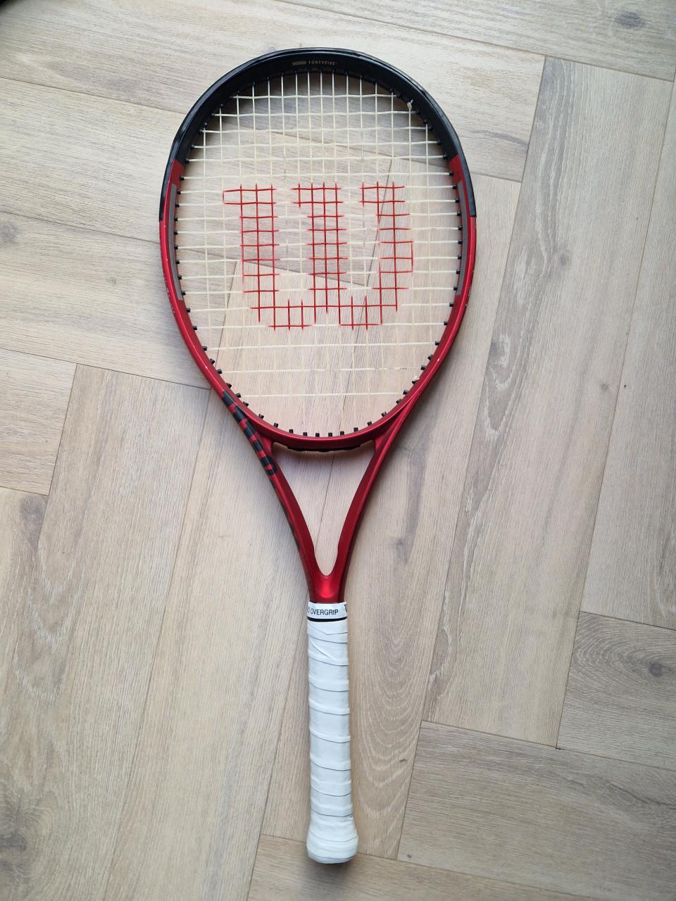 Wilson Tennisracket Clash 100UL V2 - 265 Gram OF L 280 gram!