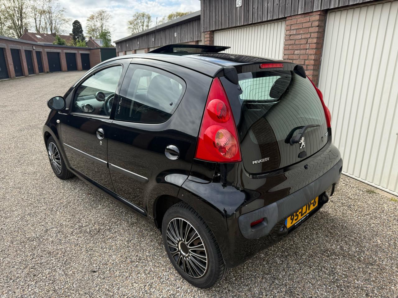 Nette Peugeot 107 1.0 5DR 2010 Open dakje, Airco, Carplay!
