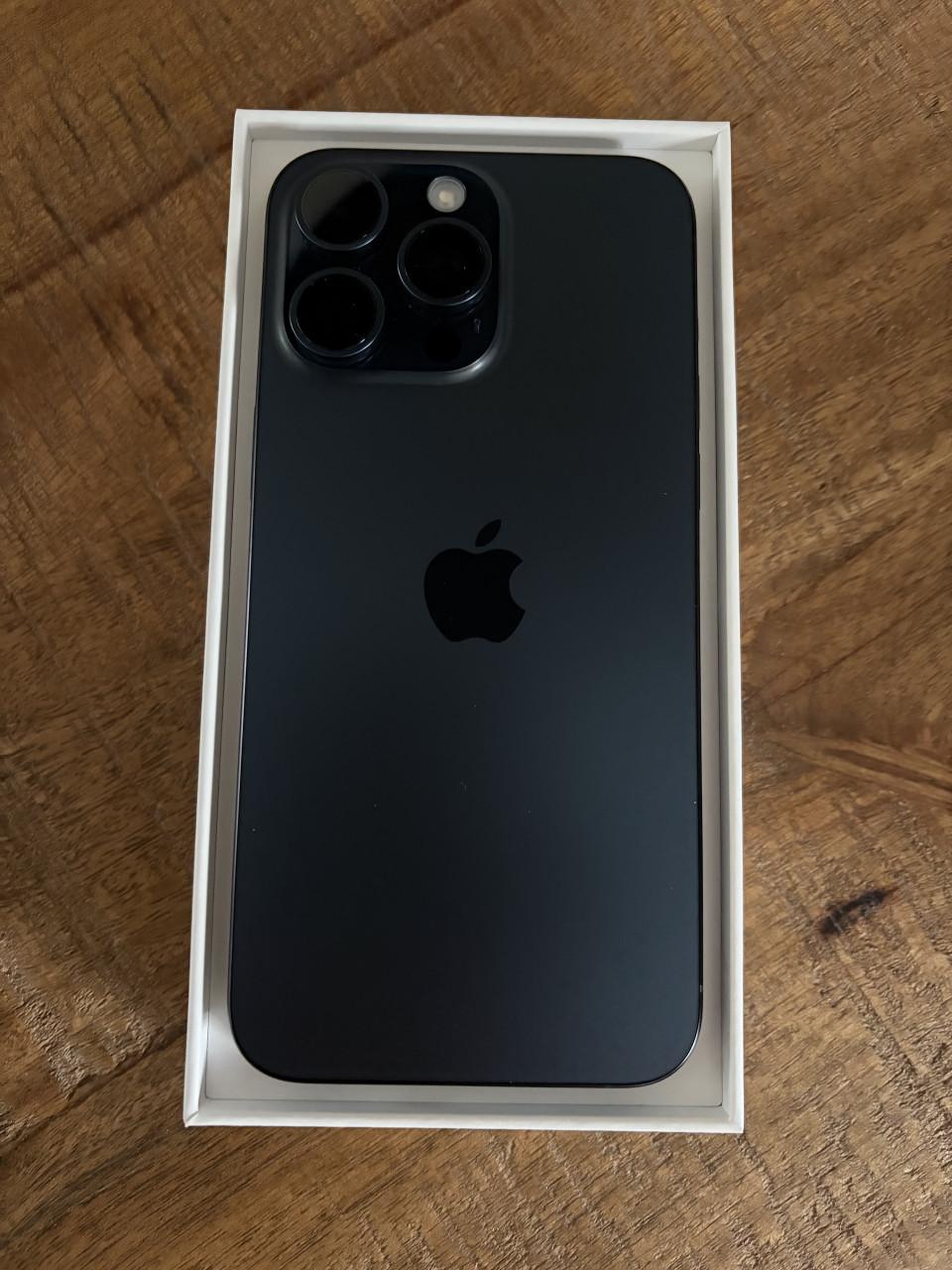 Te koop: iPhone 15 Pro Max – Blauw – 256GB – Topstaat!