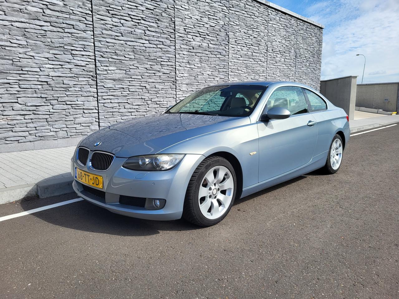 BMW 325i Coupe High Executive Aut. 218pk