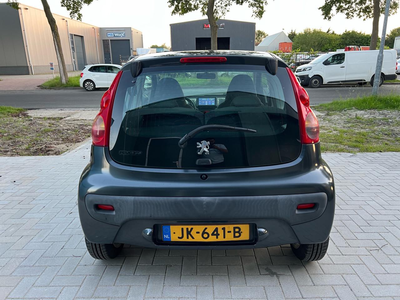 Peugeot 107- 1.0-12V XR Airco/ Scherm