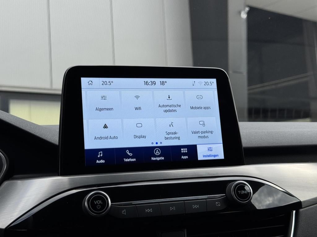 Ford Kuga 2.5 phev titanium soh 93% trekhaak, nl-auto winter pack