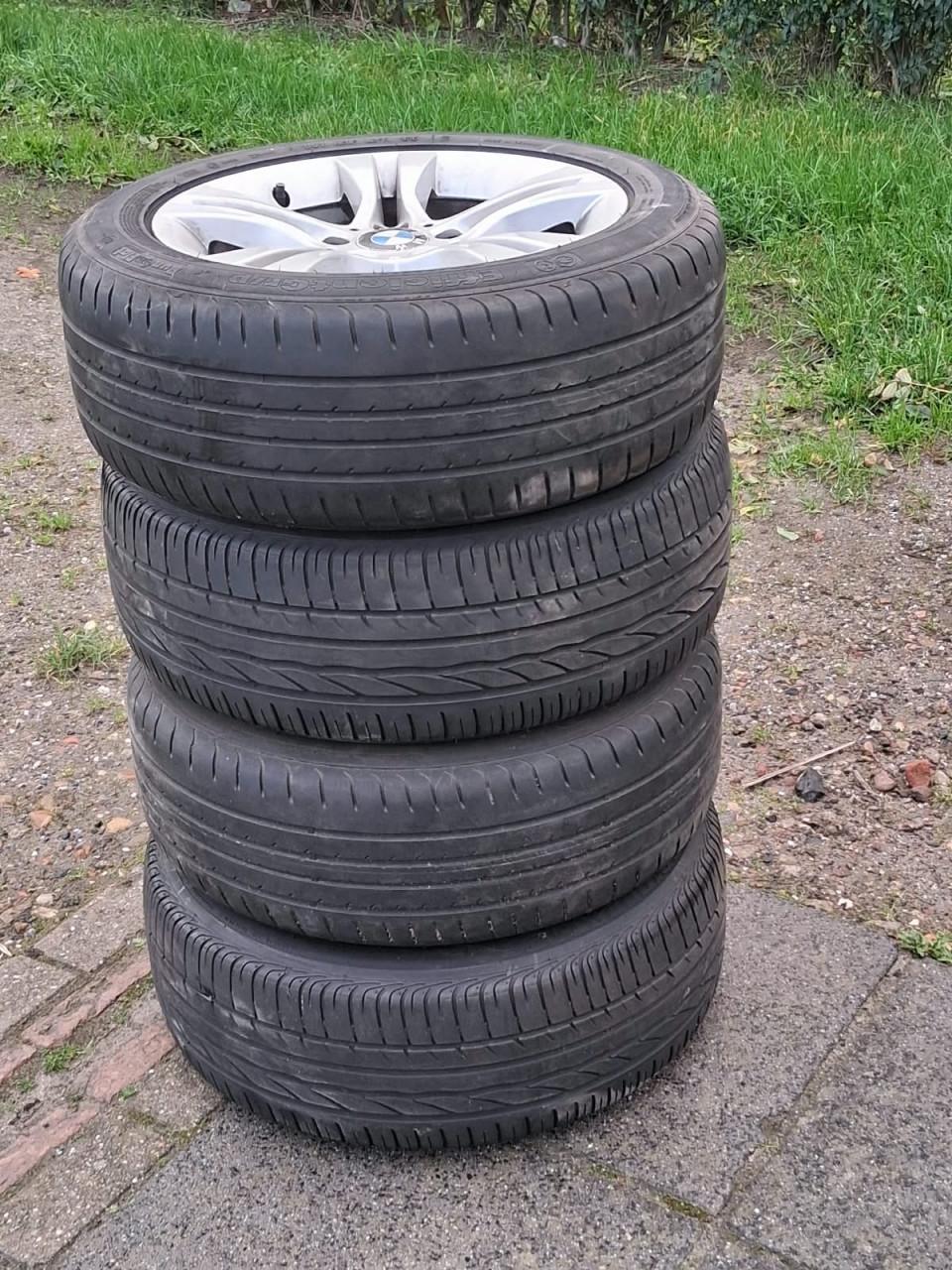 4 Bridgestone Turanza banden op velgen
