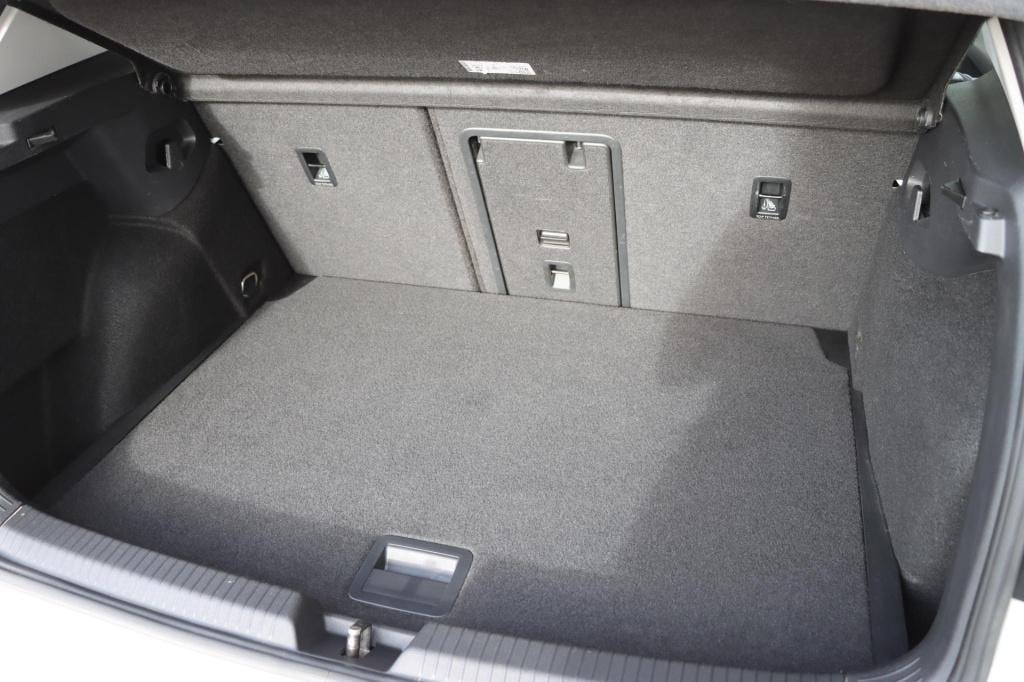 Volkswagen Golf 1.5 tsi life 130pk