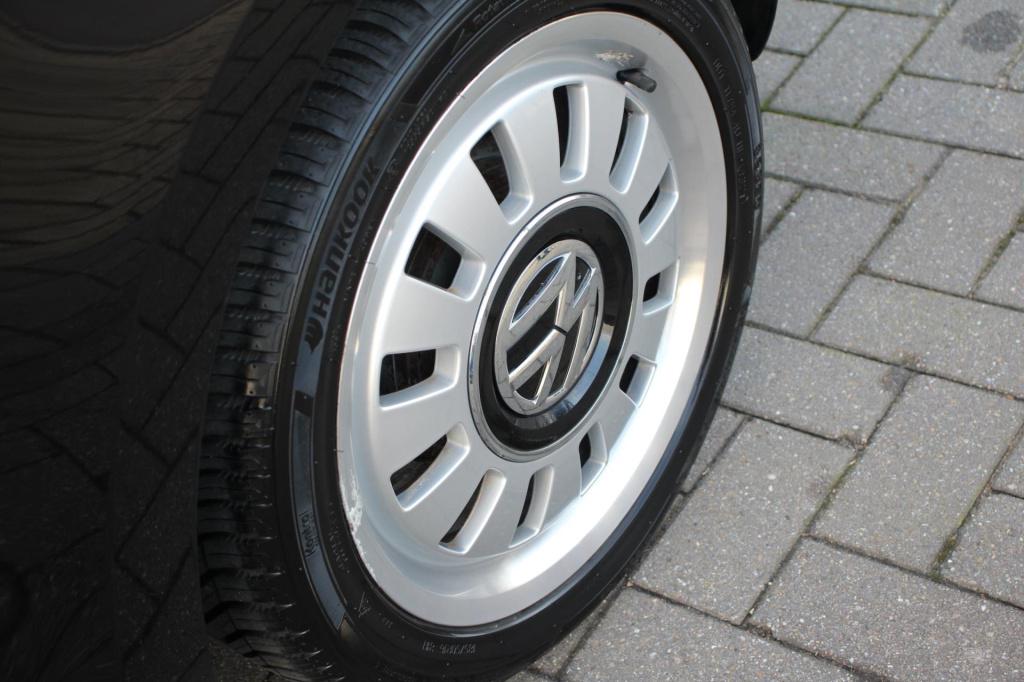 Volkswagen UP! 1.0 black-edition - panoramadak - leer - leder - cruise cont