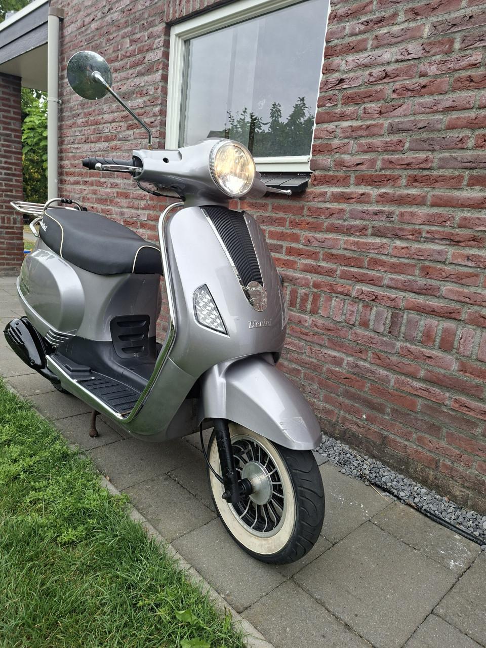 Te koop brom scooter.