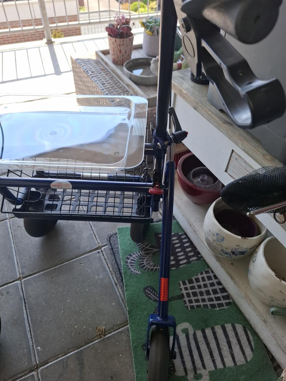 Rollator,nieuw , tekoop 75 euro(1 week oud