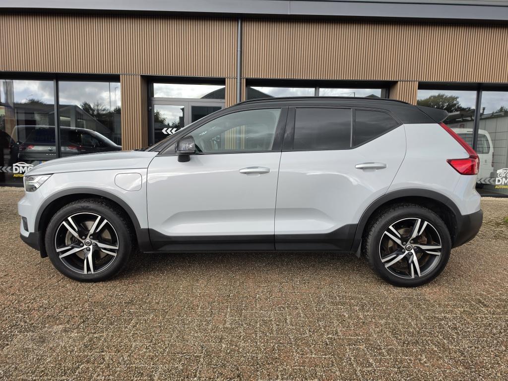 Volvo XC40 r design recharge plug-in hybrid lane assist | trekhaak | camera
