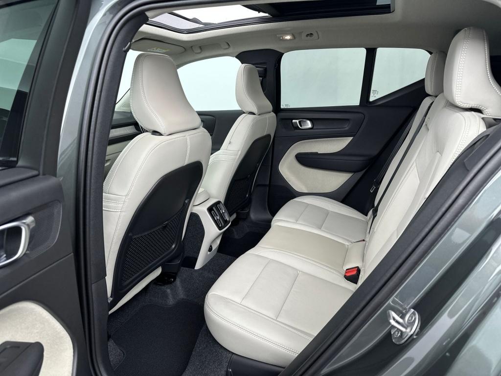 Volvo XC40 b4 gt plus dark pano