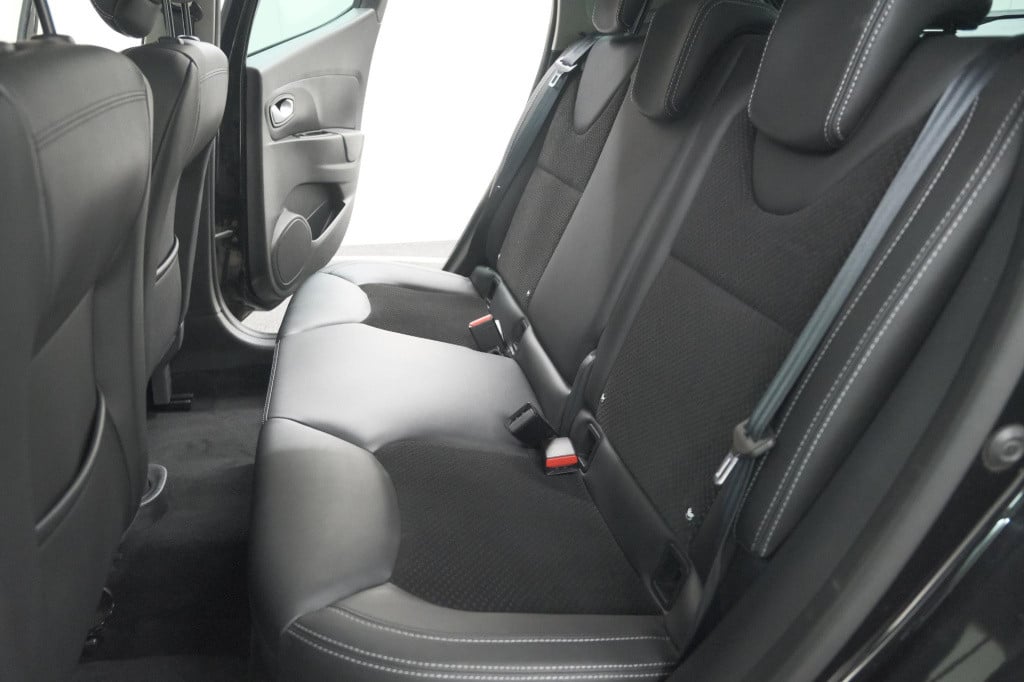 Renault Clio tce 90 intens | camera | navigatie | allseason banden | parkee