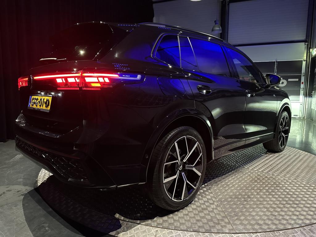 Volkswagen Tiguan 1.5 etsi r-line business *standkachel*pano*trekhaak*harma