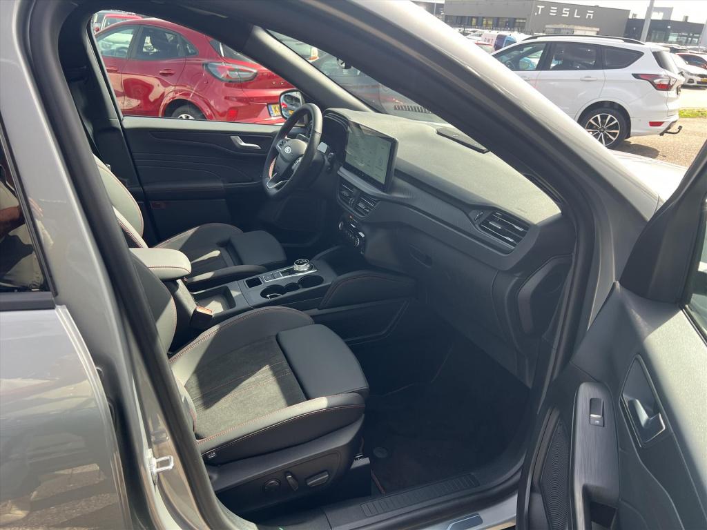 Ford Kuga 2.5 phev 243pk e-cvt st-line x , trekhaak , panodak , winterpack 