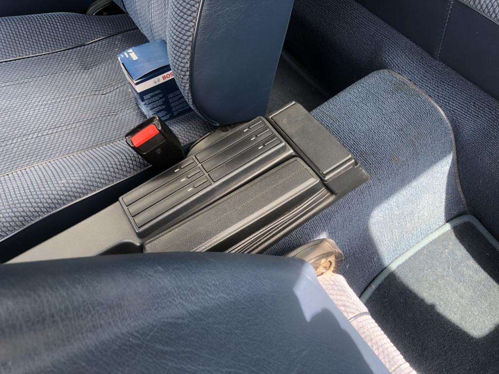 BMW 3-serie 318i 90pk sedan e30